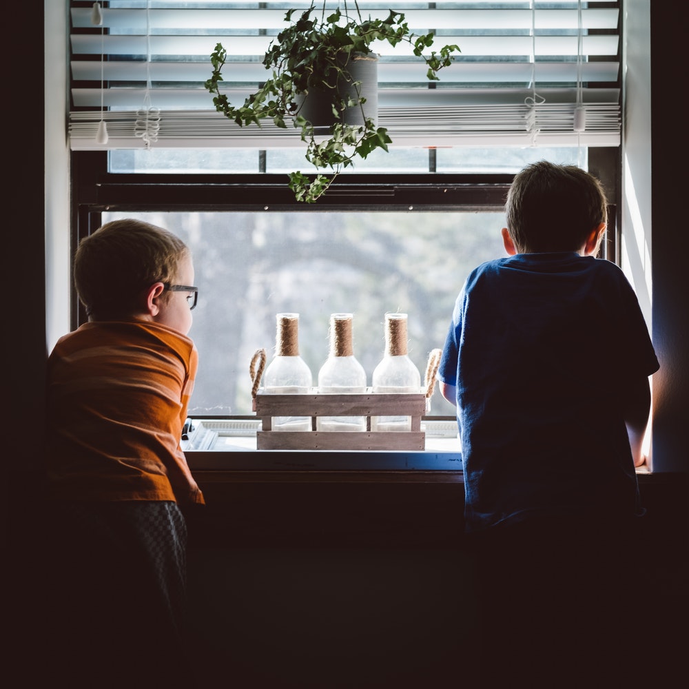 Enfants : pour leur sécurité pensez à protéger vos fenêtres !