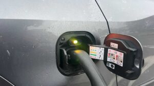 Voiture électrique branché