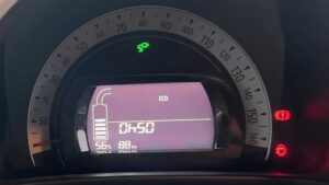 Temps de charge affiché pour une voiture électrique citadine